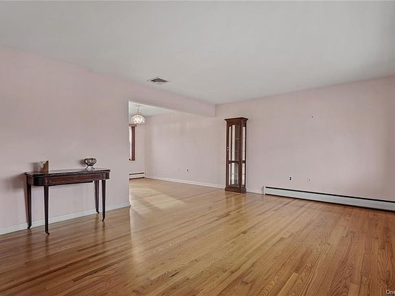 5th image of 37 Easton St