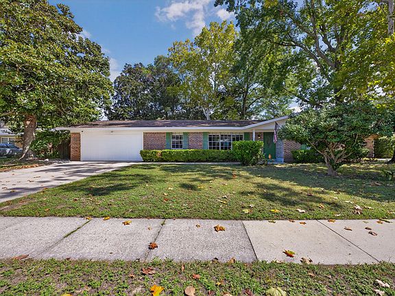 2nd image of 614 Merioneth Dr NE