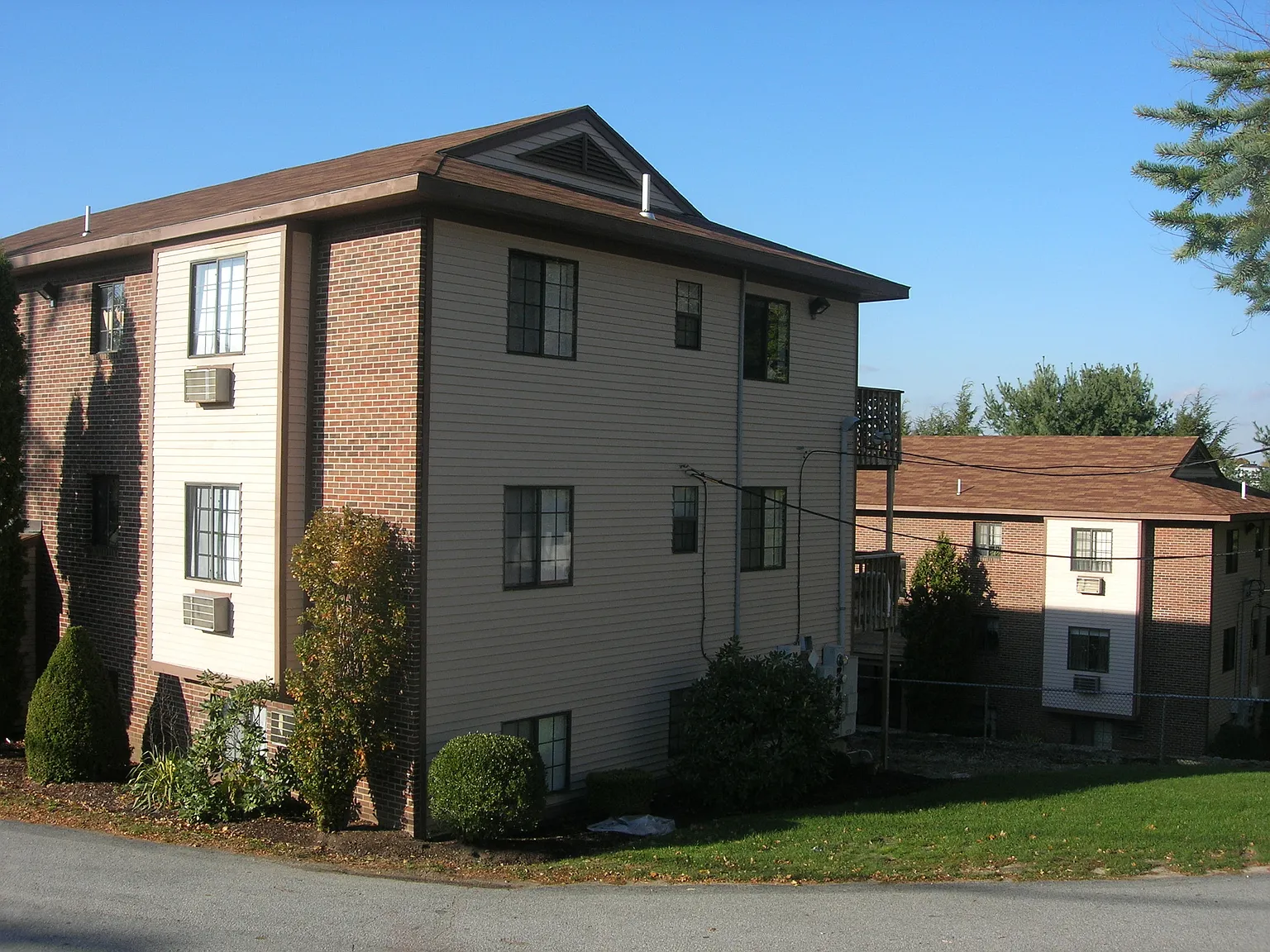 2 bed, 885 sqft, $1,595 — Photo 2