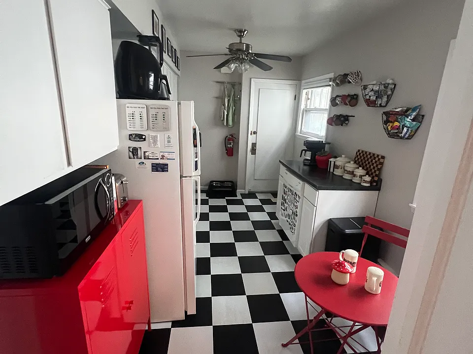 1406 Grand Ave #2