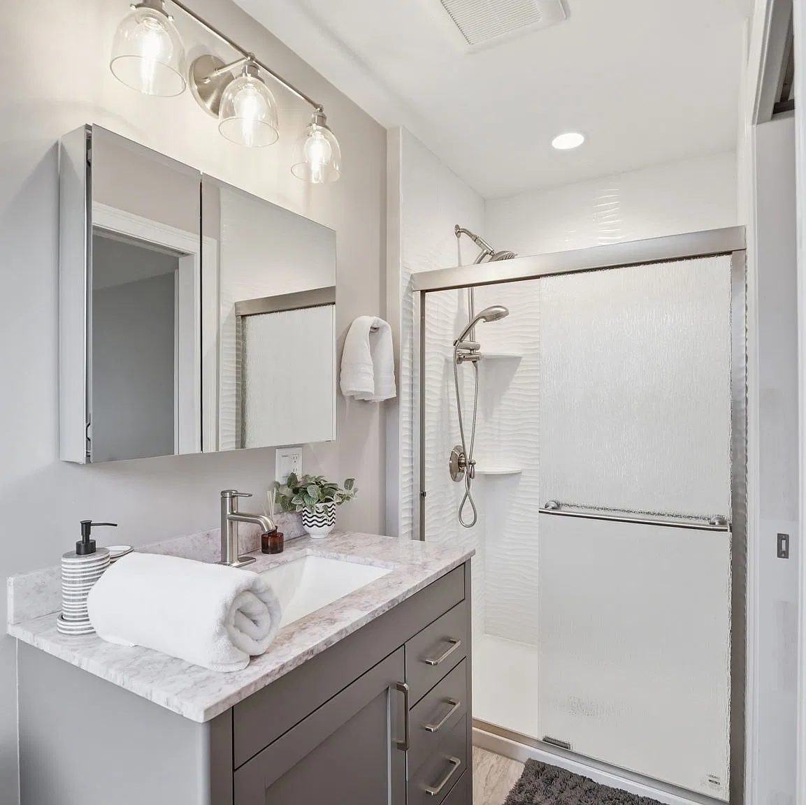 2 bed, 1200 sqft, $4,500 — Photo 2