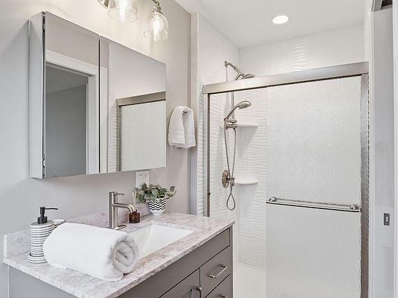 2nd image of 149 Pleasant St #2