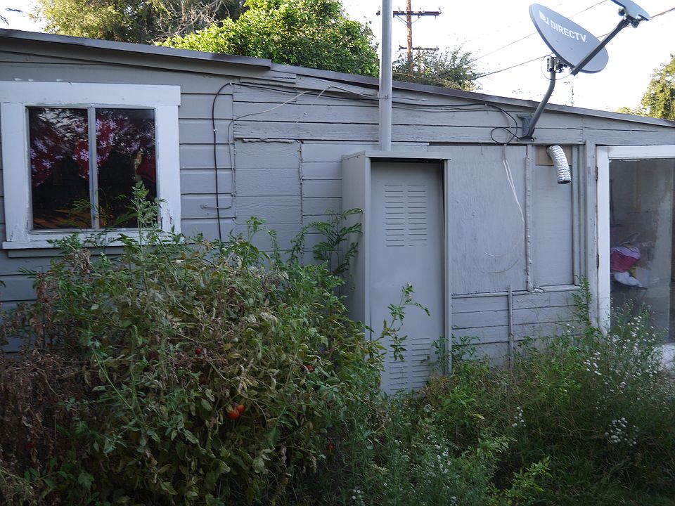 2nd image of 462 Raymond Dr