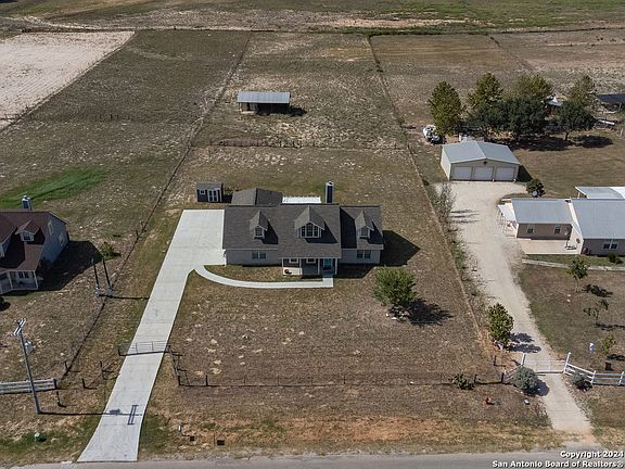 3rd image of 1261 County Road 320