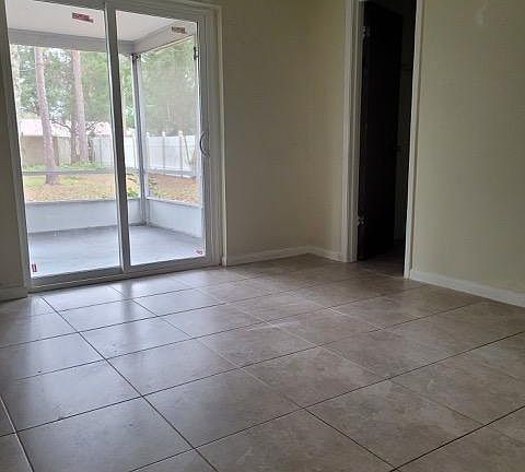 4th image of 40 Brewster Ln