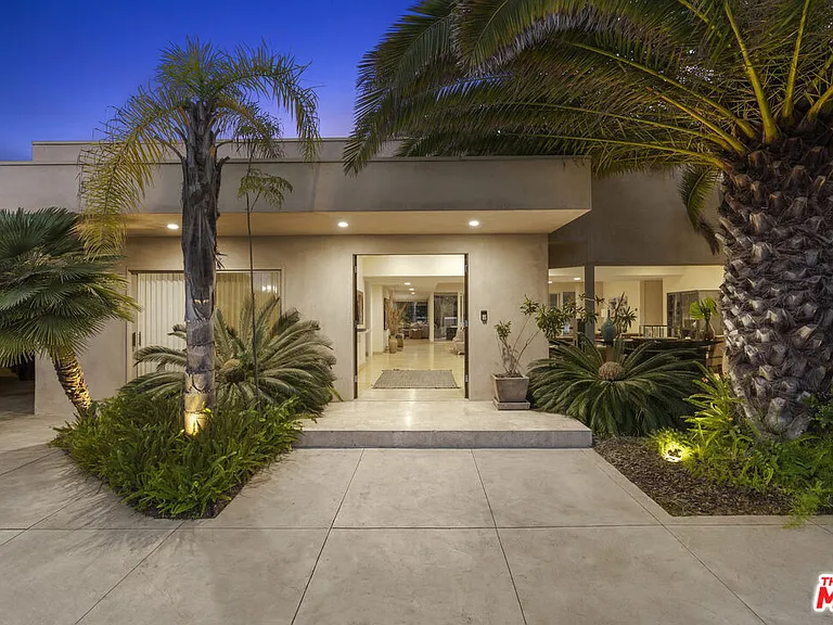 510 Leslie Ln #A — Photo 2