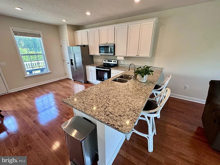 1008 Wicklow Dr — Photo 6