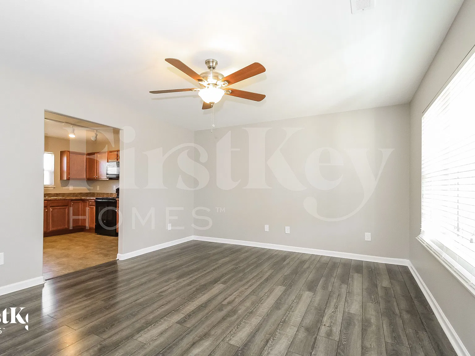 3 bed, 2.5 bath, 1601 sqft, $1,735 — Photo 4