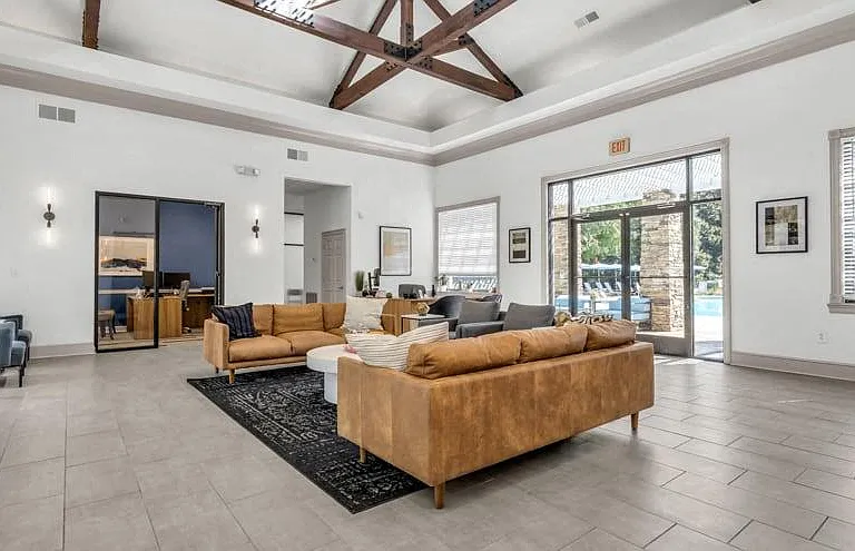 Marina Pointe — Photo 20
