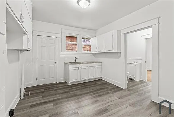1724 30th St — Photo 11