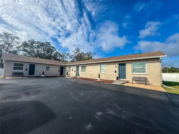 858 93rd Ave N, Saint Petersburg, FL 33702