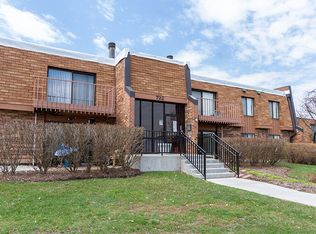 722 Tullamore Ct APT 1A, Schaumburg, IL 60193