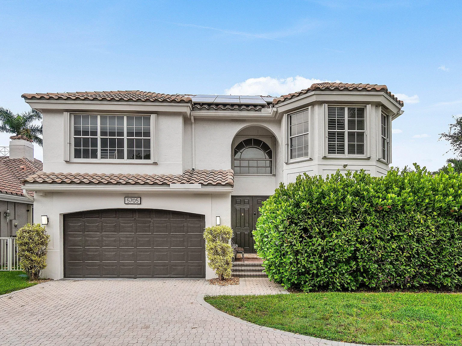 4 bed, 3.5 bath, 2139 sqft, $9,500 — Photo 1