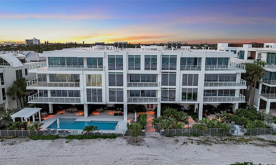 1st image of 70 AVENIDA VENECCIA #204