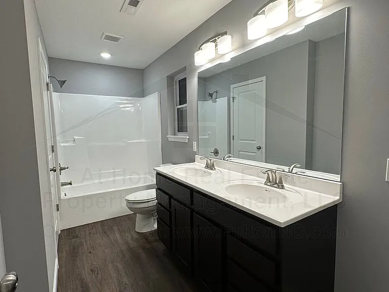 2620 N Bluff St #203 — Photo 22