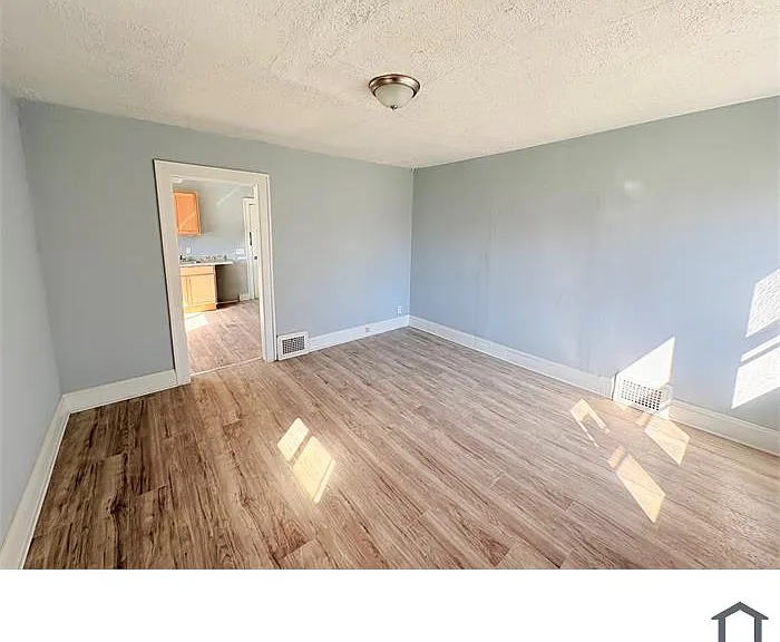 3310 E 132nd St #2 — Photo 7