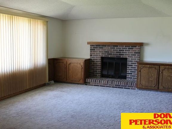 3rd image of 2426 Peterson Ave