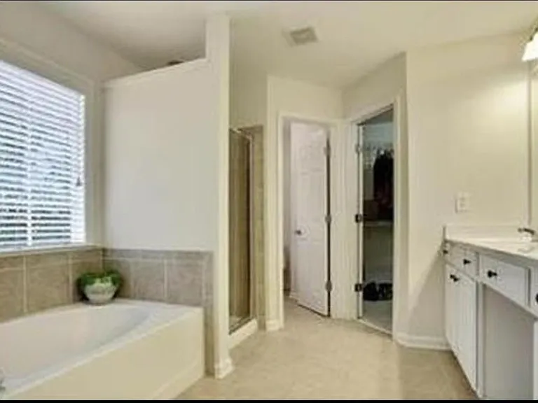 105 Finchley Dr — Photo 7