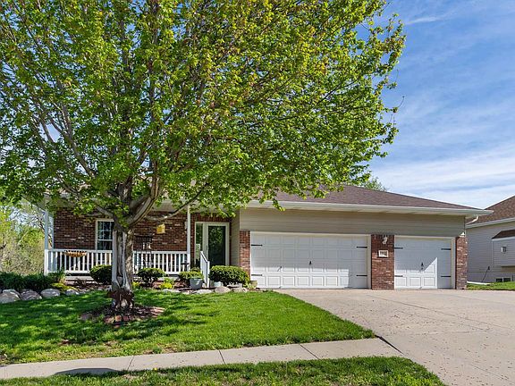 3rd image of 15842 Timberlane Dr