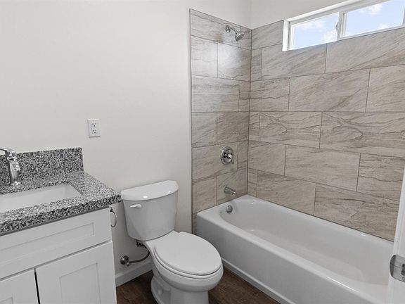 2nd image of 117 1/2 North St #B
