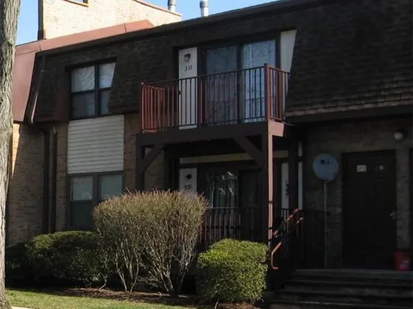 310 N Oaks Blvd, North Brunswick, NJ 08902