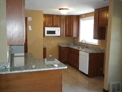 4th image of 3642 S Cuyler Ave
