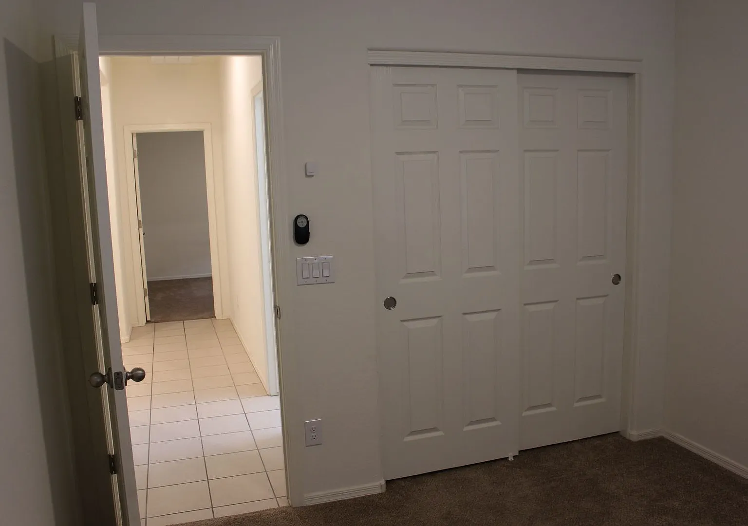 Single Story 4 bedroom 2 bath Villago Community — Photo 4