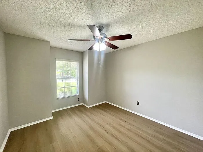 1063 Sugarberry Trl — Photo 16