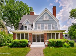 625 Belmont Rd, Grand Forks, ND 58201