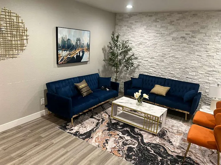 Rexview Dr — Photo 9