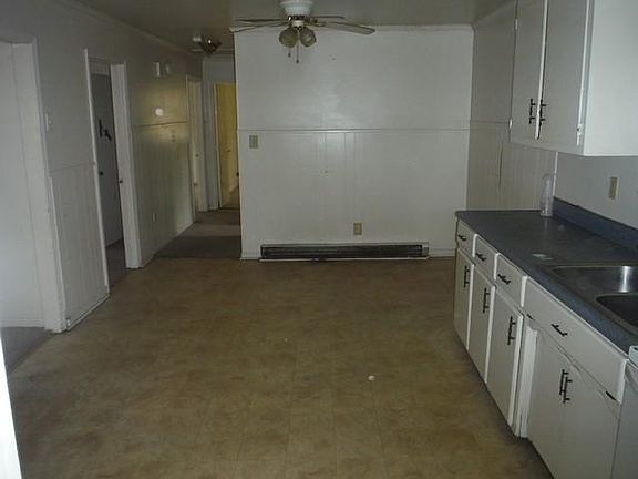 3rd image of 19616 Dorothy Cir