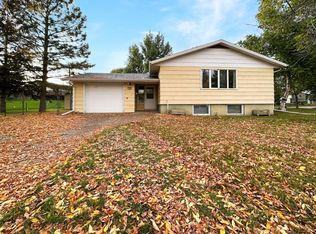 1905 Highland Dr, Minot, ND 58703