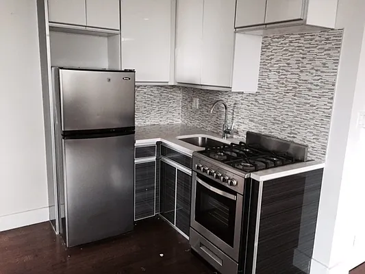 Rented by Premier Metro Realty Corp | media 14