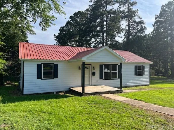 1217 Abernathy St, Fordyce, AR 71742