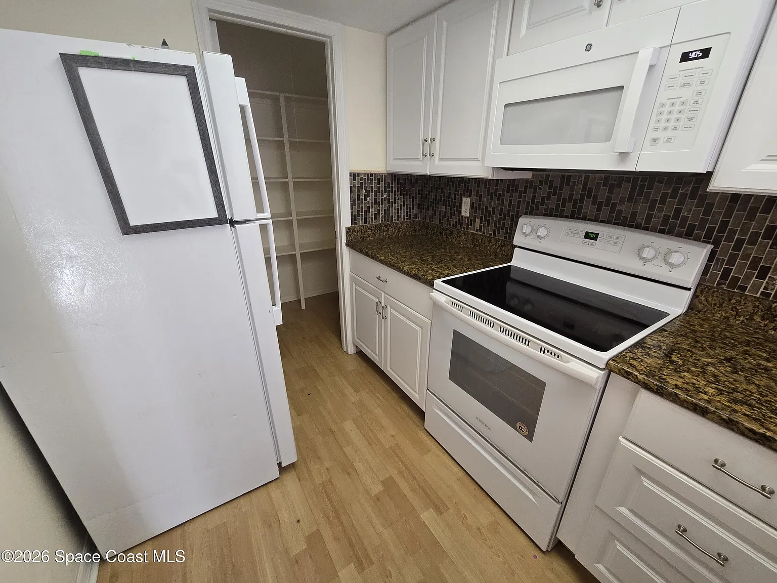 2 bed, 2.0 bath, 894 sqft, $1,550 — Photo 4