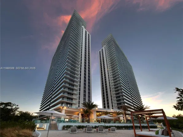 16385 Biscayne Blvd Penthouse 7, North Miami Beach, FL 33160