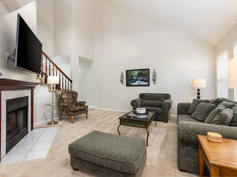 S Clover Spring Ln