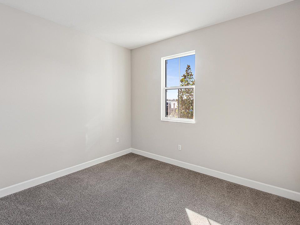 1st image of 836 Liliana Dr