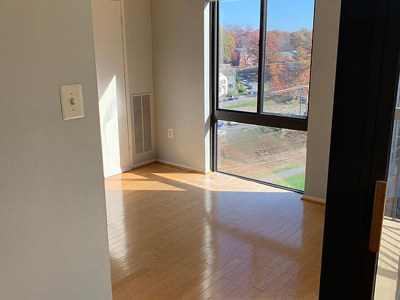 4th image of 4500 S Four Mile Run Dr APT 1002