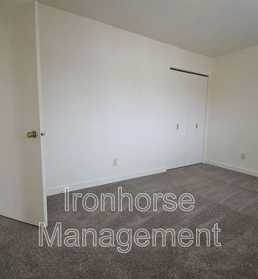 801 W Villard St #37 — Photo 14