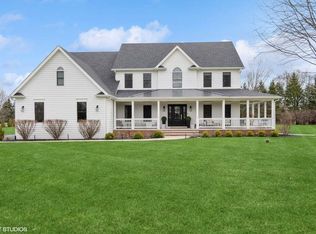 5N015 Oak Hill Dr, St Charles, IL