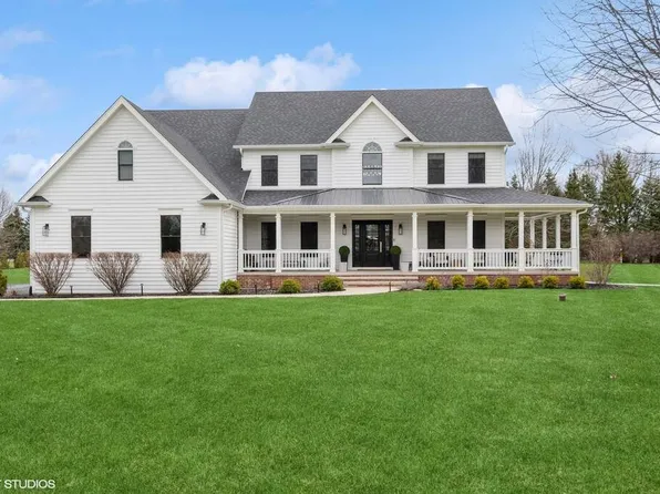 5N015 Oak Hill Dr, St Charles, IL 60175