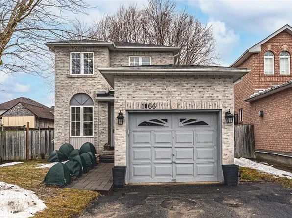 1066 Corrie St, Innisfil, ON L9S 1T7