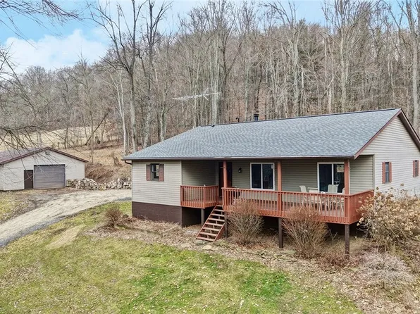 5295 Deer Rd SW, Bowerston, OH 44695
