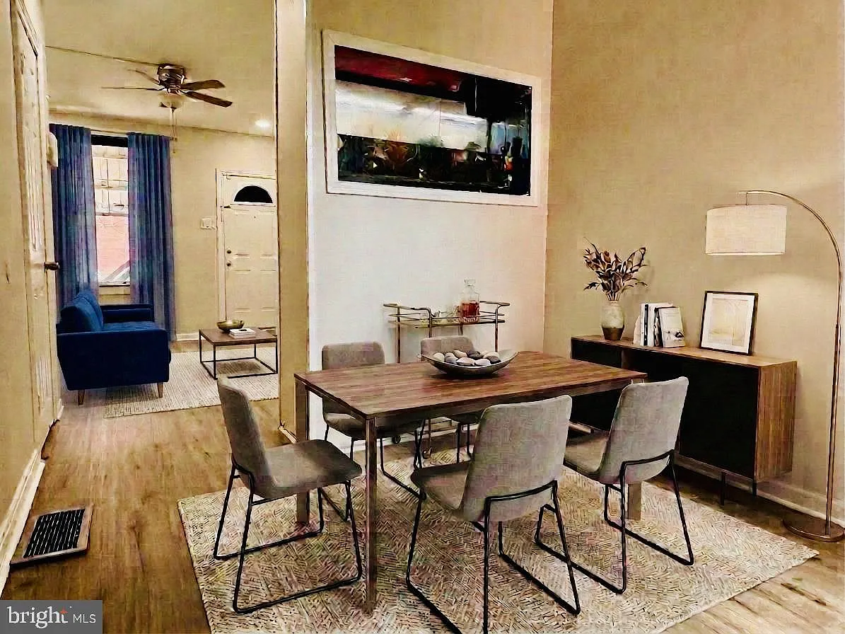 4 bed, 1.5 bath, 1500 sqft, $1,700 — Photo 2