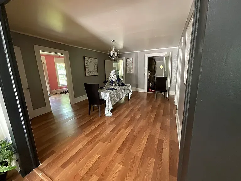 158 Bowen St — Photo 4