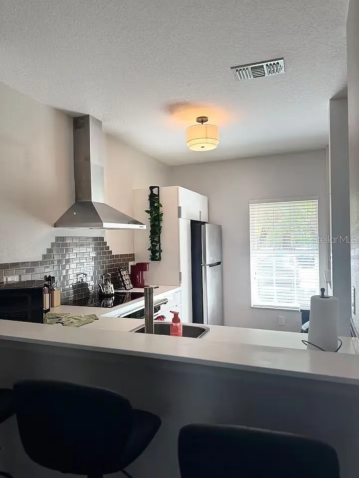 2 bed, 2.5 bath, 988 sqft, $1,750 — Photo 4