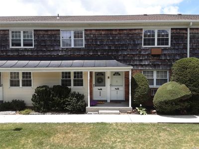 4425 Wilshire Ln, Oakdale, NY, 11769