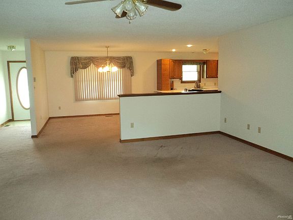 Alt View of Living Room