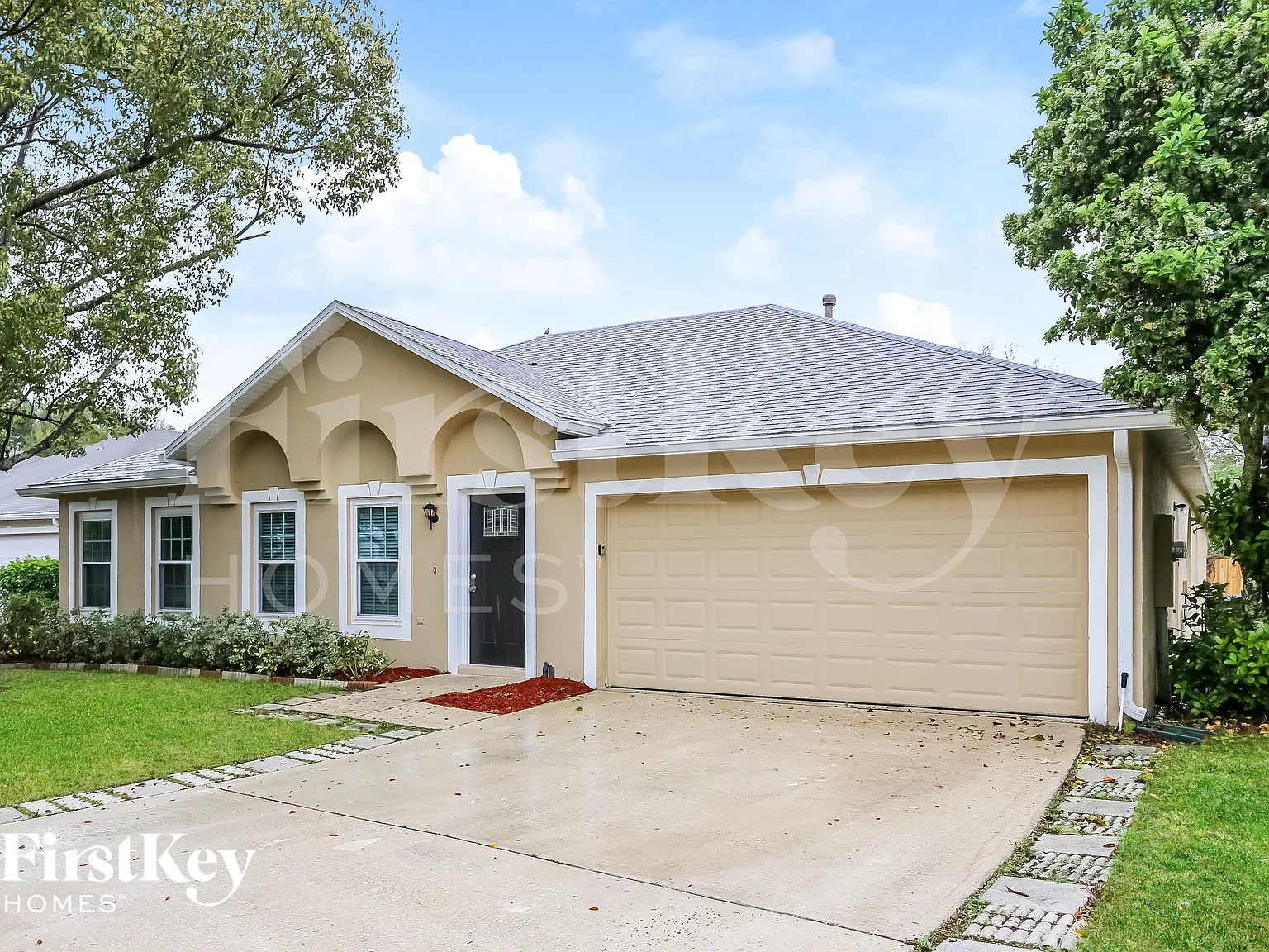 4 bed, 2.0 bath, 2128 sqft, $2,530 — Photo 2